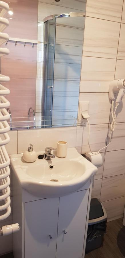 Apartamenty Maja -Pokoje - Domy Wakacyjne -Basen Podgrzewany -Jacuzzi - Sauna Łeba Eksteriør billede